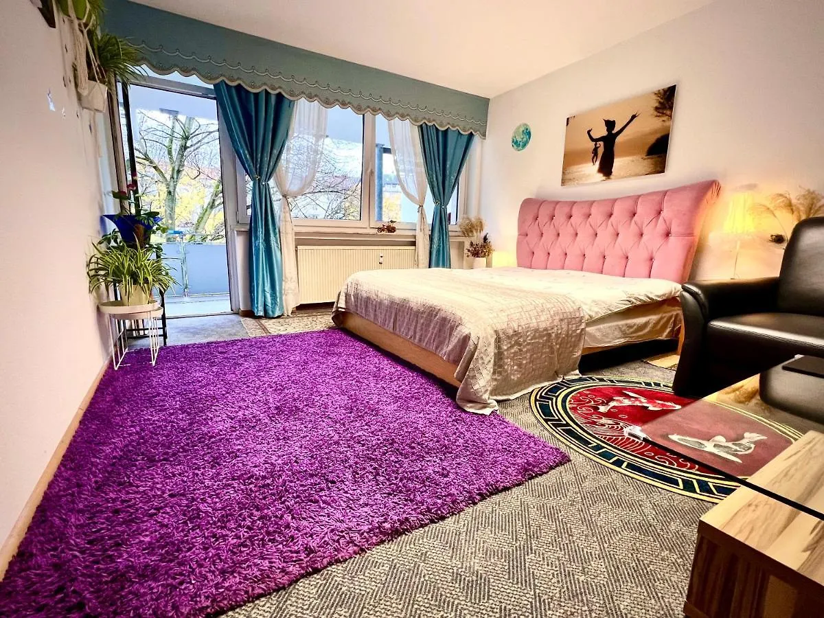 Stylish, Cozy & Quiet Apartment With One And Half Rooms In District 1 Düsseldorf