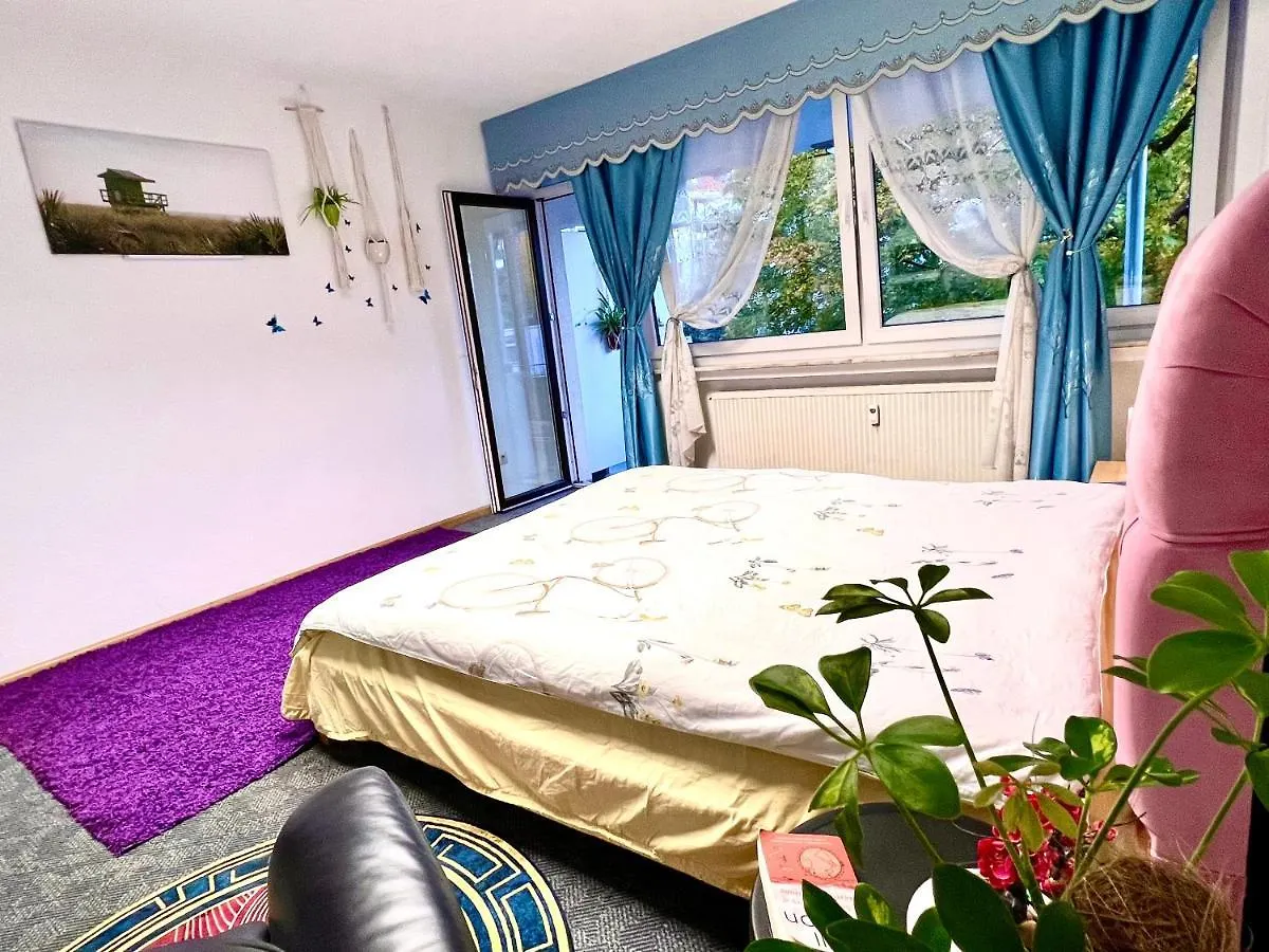 Stylish, Cozy & Quiet Apartment With One And Half Rooms In District 1 Düsseldorf