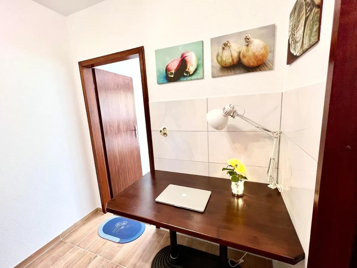 Stylish, Cozy & Quiet Apartment With One And Half Rooms In District 1 Düsseldorf 0*,  Duitsland