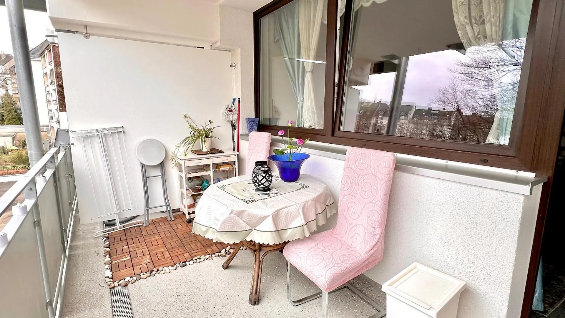 Stylish, Cozy & Quiet Apartment With One And Half Rooms In District 1 Dusseldorf Germany